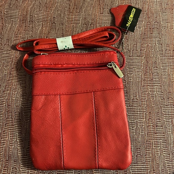 Small red leather crossbody purse. NWTs Great for a night of dancing. - Picture 3 of 4